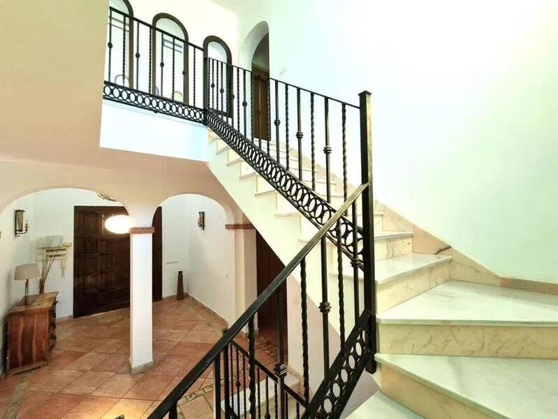 5 bedroom Villa for sale