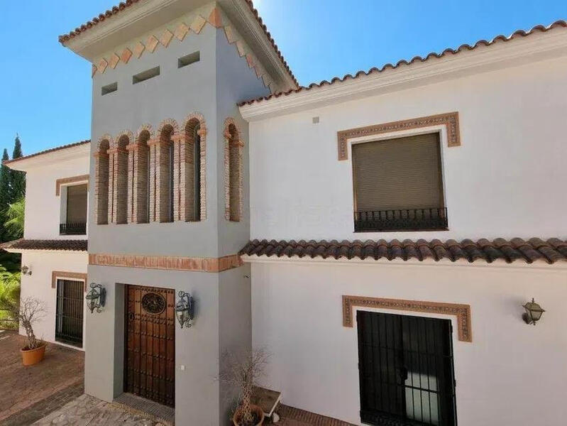 5 bedroom Villa for sale