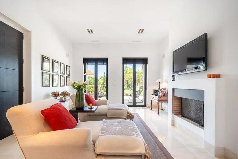 5 bedroom Villa for sale