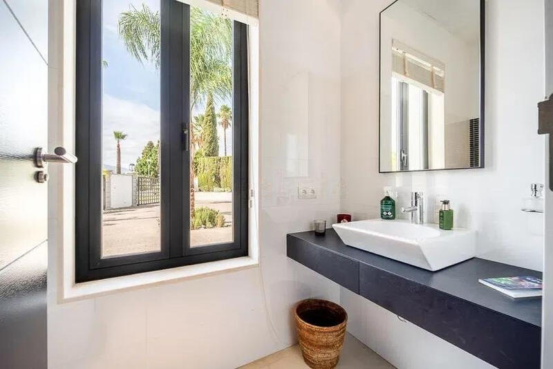 5 bedroom Villa for sale