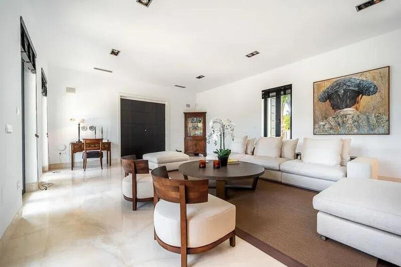 5 bedroom Villa for sale
