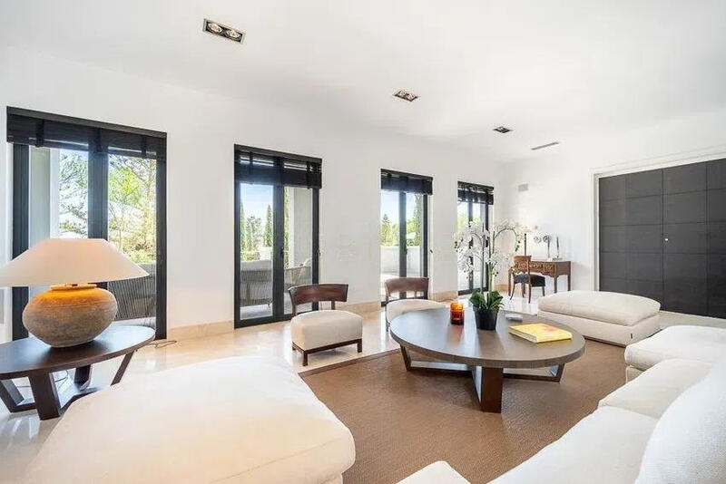 5 bedroom Villa for sale