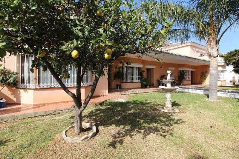 Villa for sale in Mijas Costa, Málaga