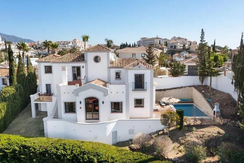Villa for sale in Mijas Costa, Málaga