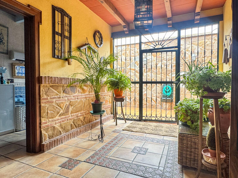 4 Schlafzimmer Stadthaus zu verkaufen