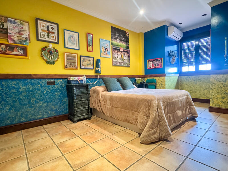 4 Schlafzimmer Stadthaus zu verkaufen
