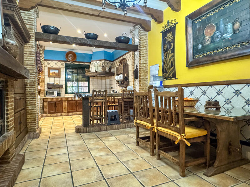 4 Schlafzimmer Stadthaus zu verkaufen