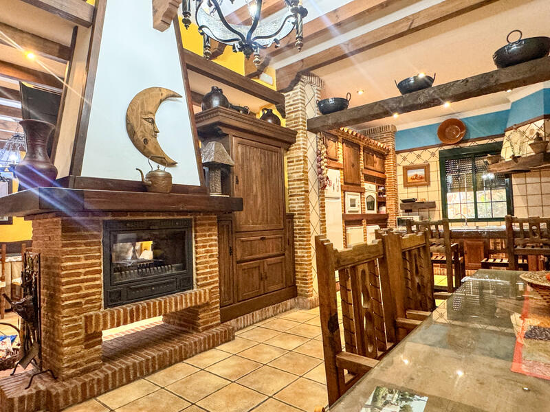 4 Schlafzimmer Stadthaus zu verkaufen