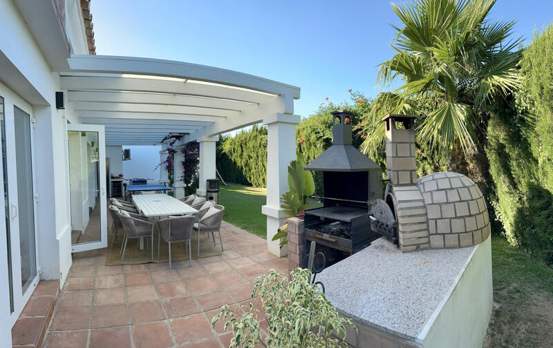 5 bedroom Villa for sale