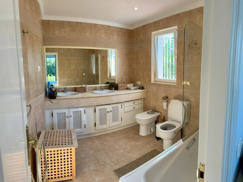 5 bedroom Villa for sale
