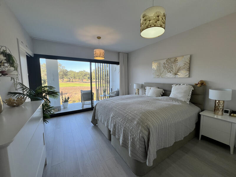 4 bedroom Townhouse for sale