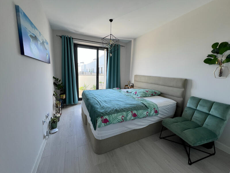 4 bedroom Townhouse for sale