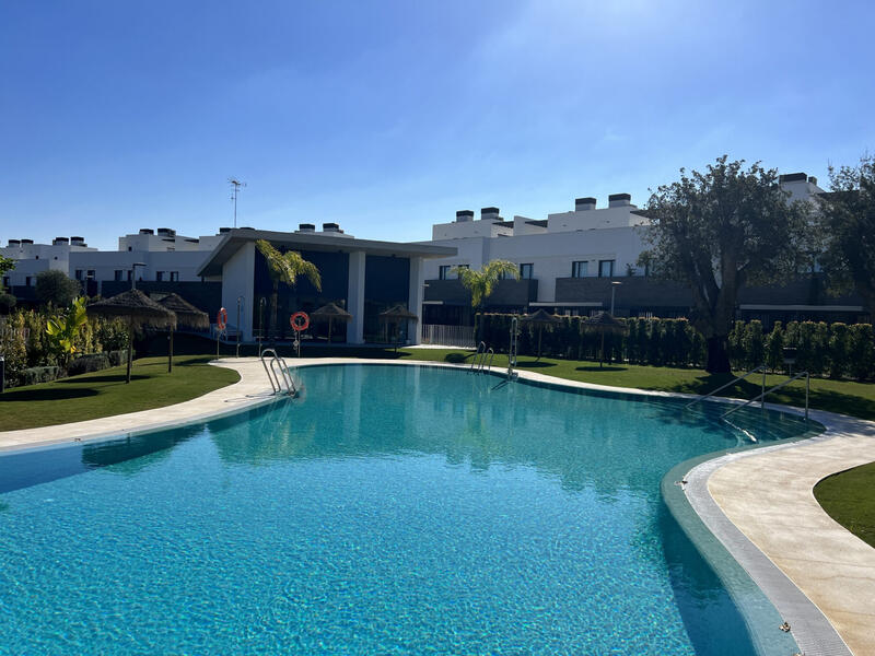 4 bedroom Townhouse for sale