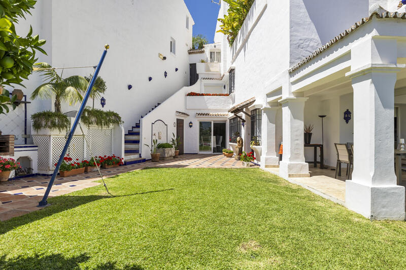 4 slaapkamer Gezinswoning Te koop