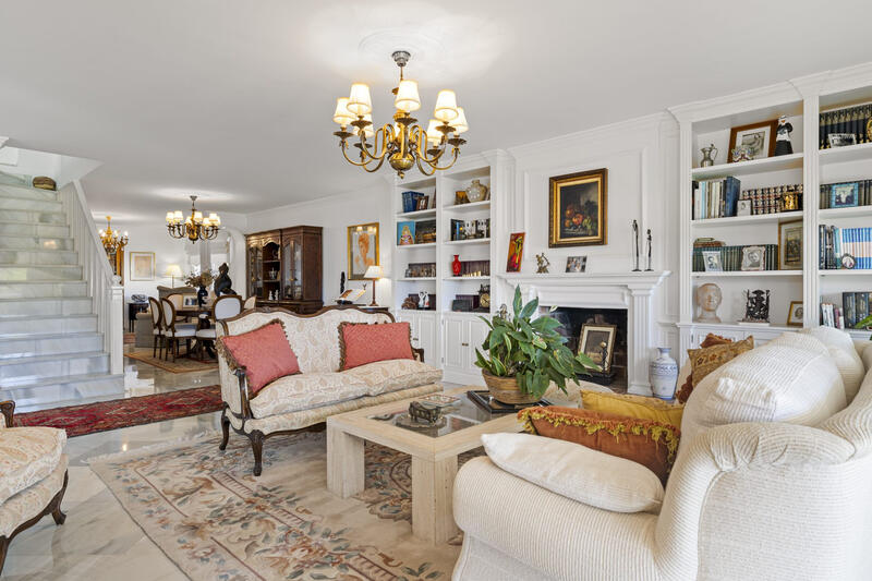 4 slaapkamer Gezinswoning Te koop