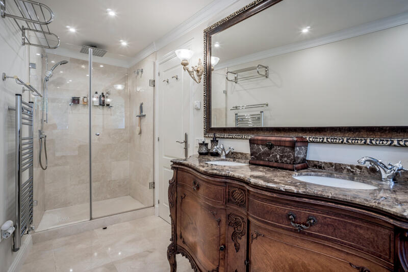 4 bedroom Townhouse for sale