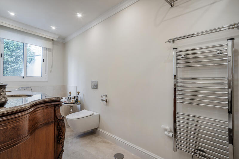 4 bedroom Townhouse for sale
