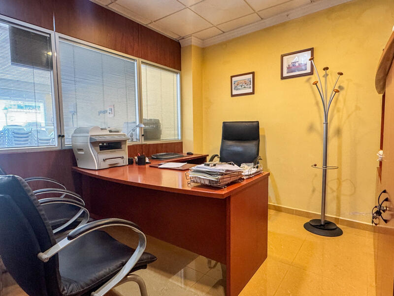 3 bedroom Commercial Property for sale