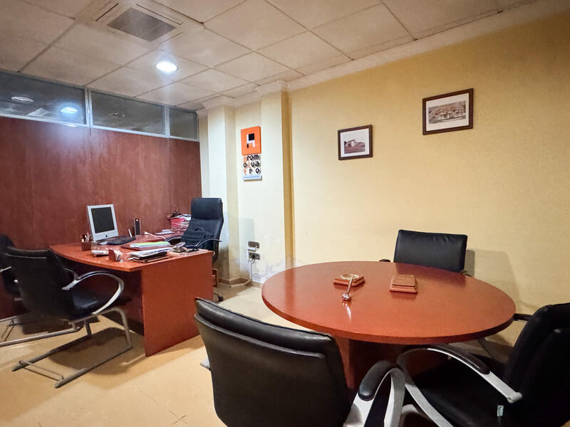 3 bedroom Commercial Property for sale