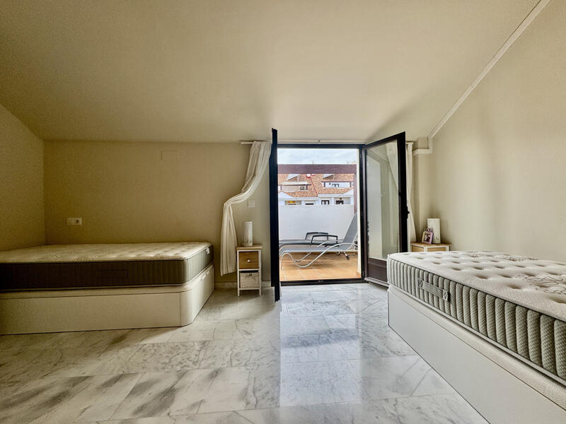 4 Schlafzimmer Stadthaus zu verkaufen