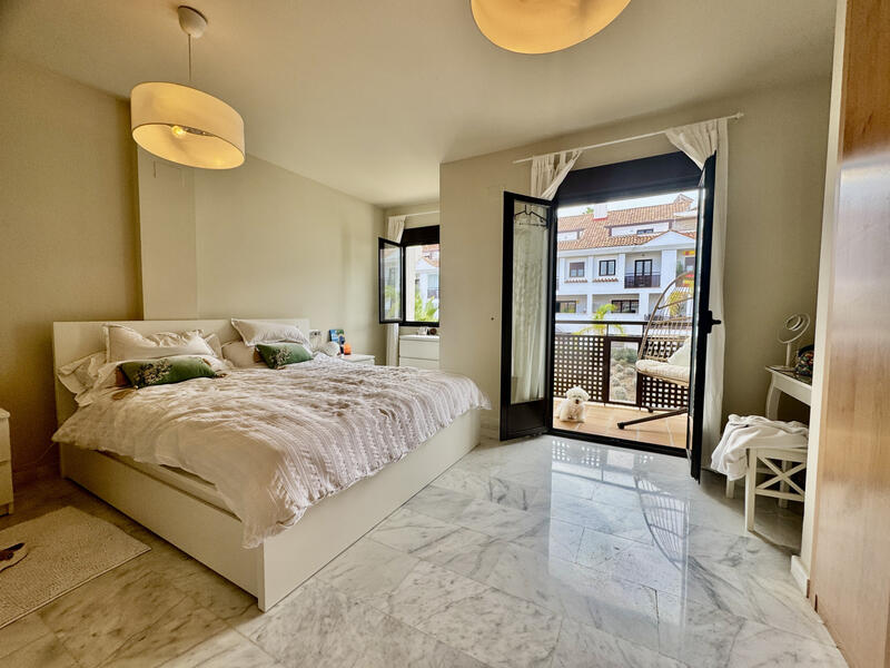 4 Schlafzimmer Stadthaus zu verkaufen