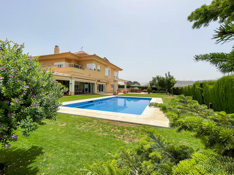 Villa for sale in Antequera, Málaga