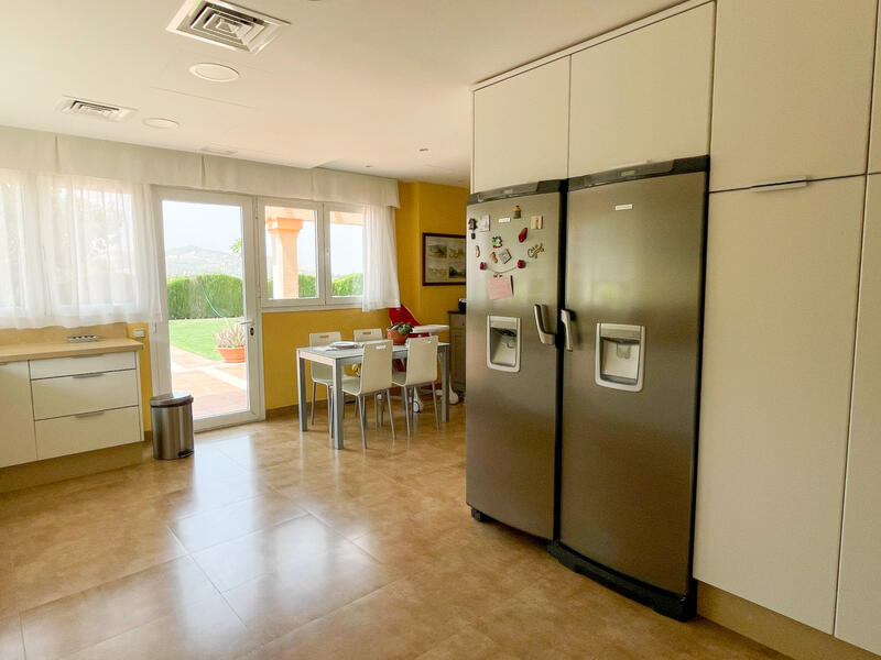 6 bedroom Villa for sale
