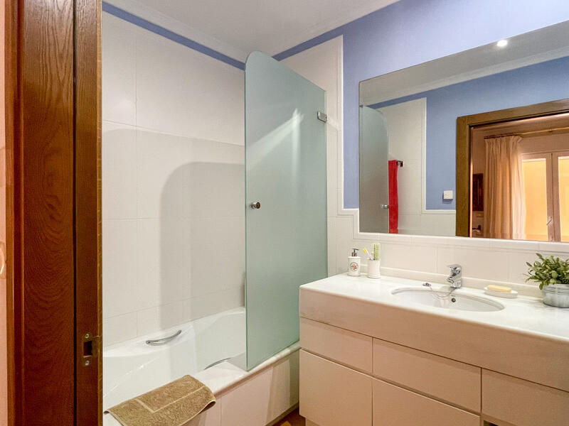 6 bedroom Villa for sale