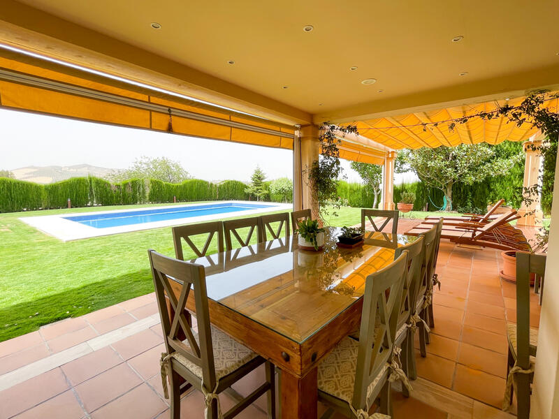6 bedroom Villa for sale