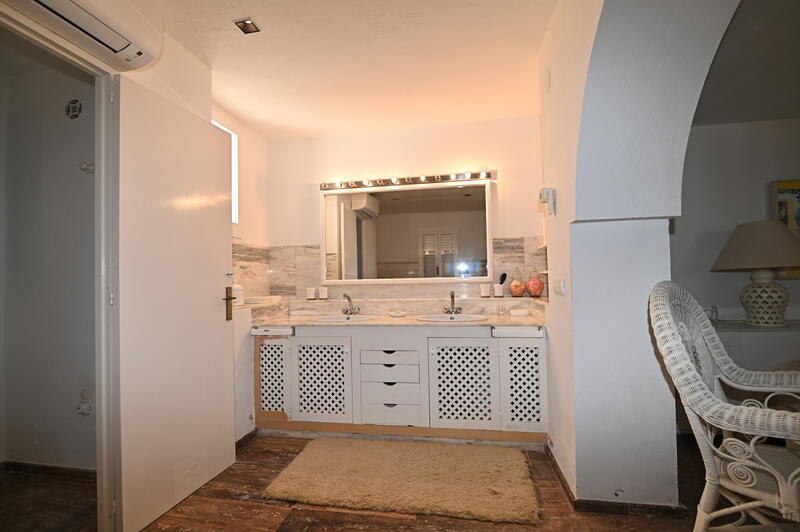 4 Cuarto Villa en venta