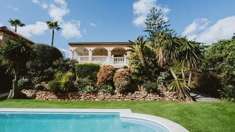 Villa for sale in Marbella, Málaga