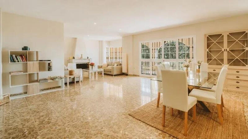 6 Cuarto Villa en venta