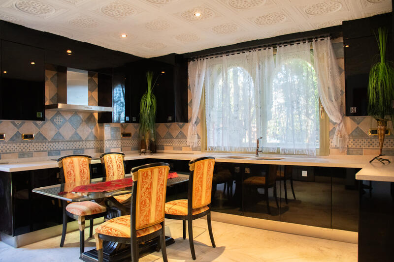 8 sovrum Villa till salu