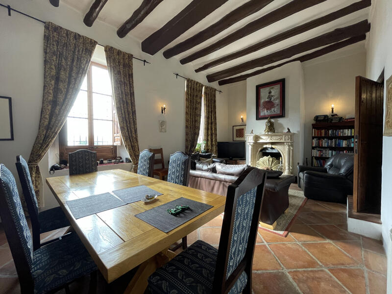 20 bedroom Country House for sale