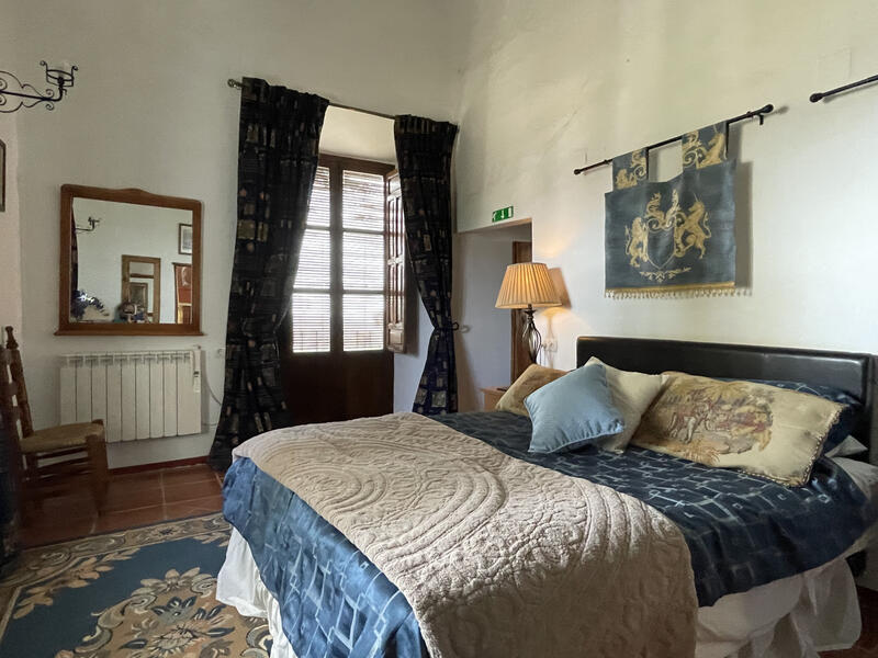 20 bedroom Country House for sale