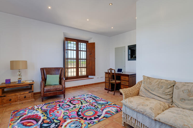 5 bedroom Country House for sale