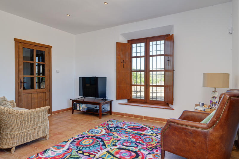 5 bedroom Country House for sale