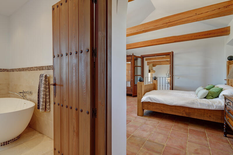 5 bedroom Country House for sale