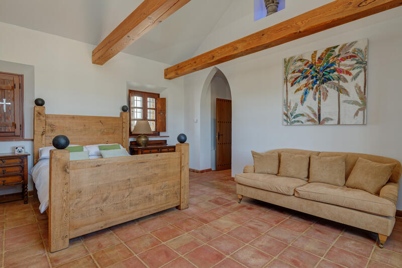 5 bedroom Country House for sale