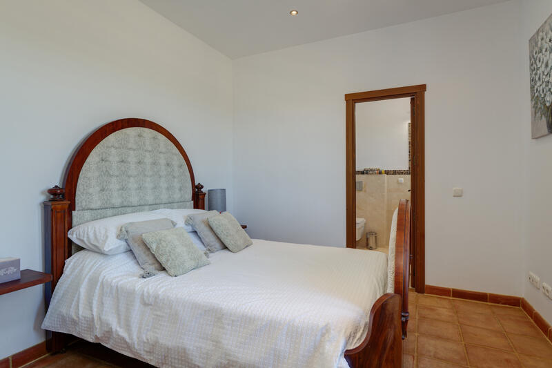 5 bedroom Country House for sale