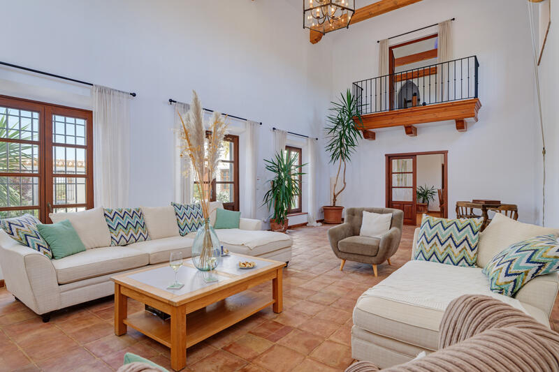 5 bedroom Country House for sale