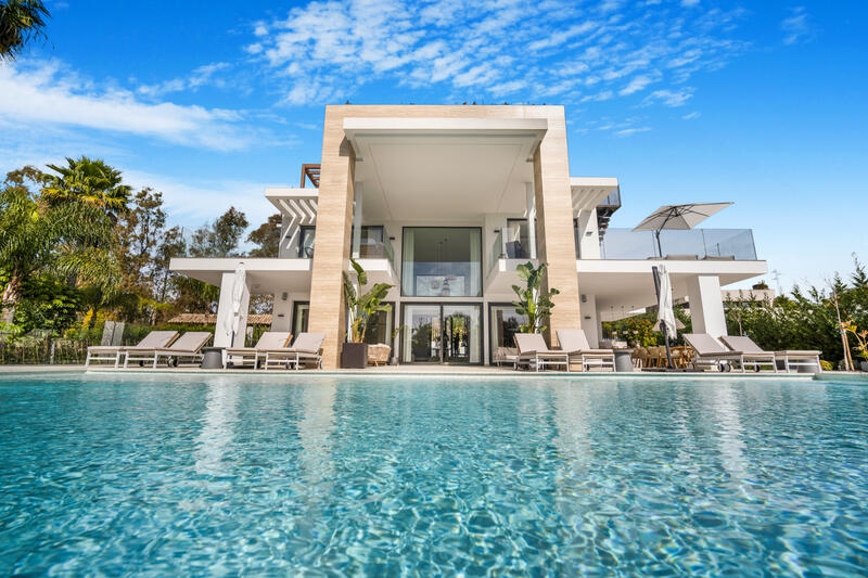 6 bedroom Villa for sale