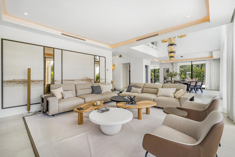 6 bedroom Villa for sale