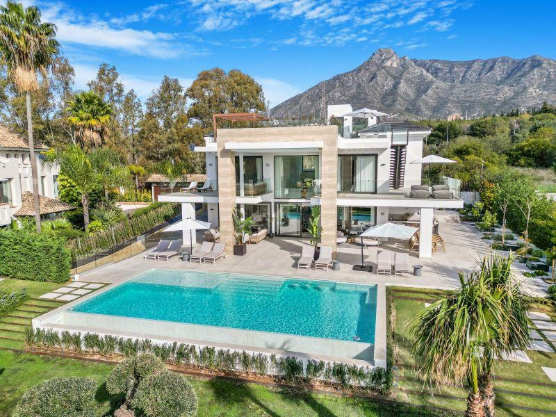 6 bedroom Villa for sale