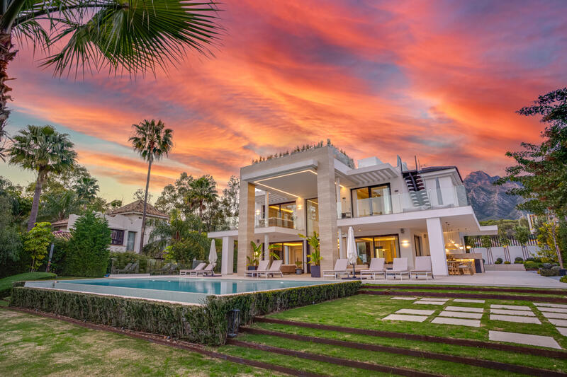 6 bedroom Villa for sale