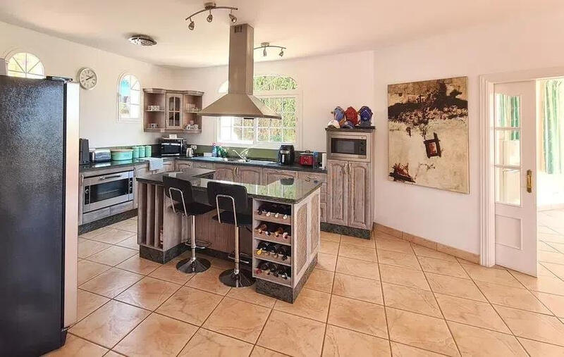 6 bedroom Villa for sale