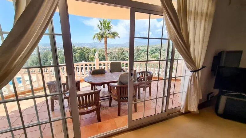 6 bedroom Villa for sale