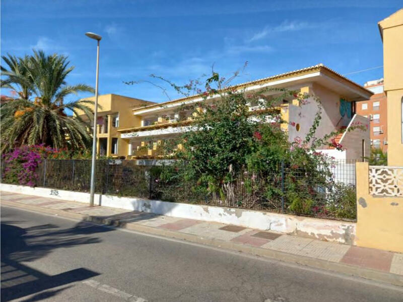 58 Schlafzimmer Villa zu verkaufen