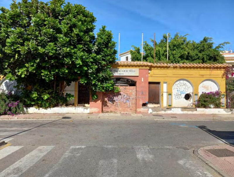 58 Schlafzimmer Villa zu verkaufen