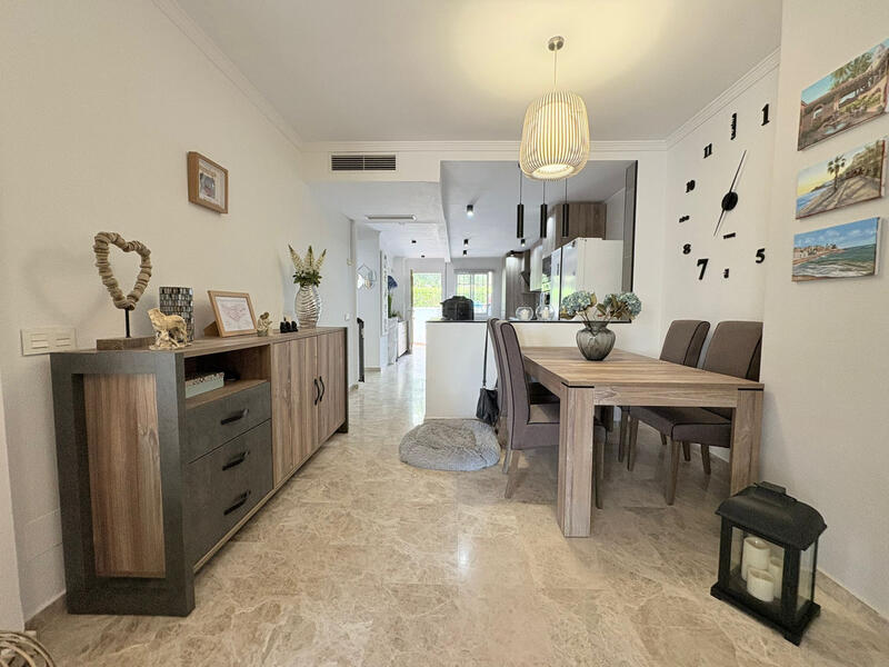 2 slaapkamer Appartement Te koop